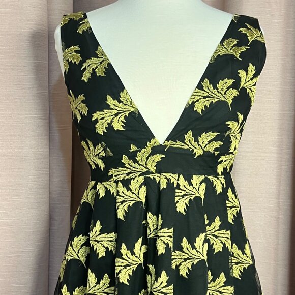 See By Chloé Black & Gold Embroidered Sleeveless Dress Women Size 6 V-Neck Elega - Picture 5 of 14